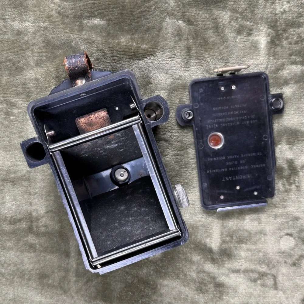 Vintage 1939 Spartus Press Flash Camera Art Deco Bakelite 120 Film USA Art Deco
